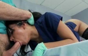 Sultry Indian Chick Gives A Head To Her Doctor